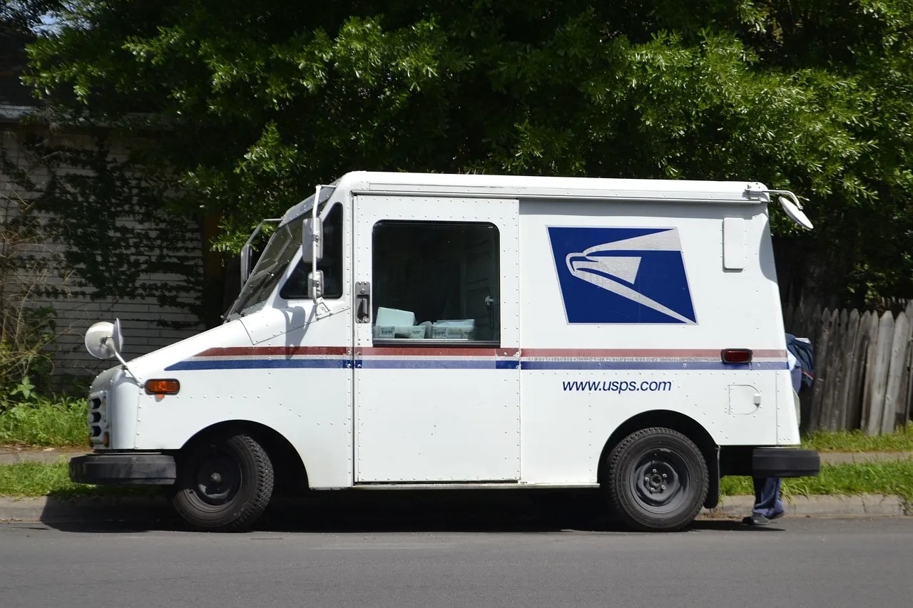 mail-truck